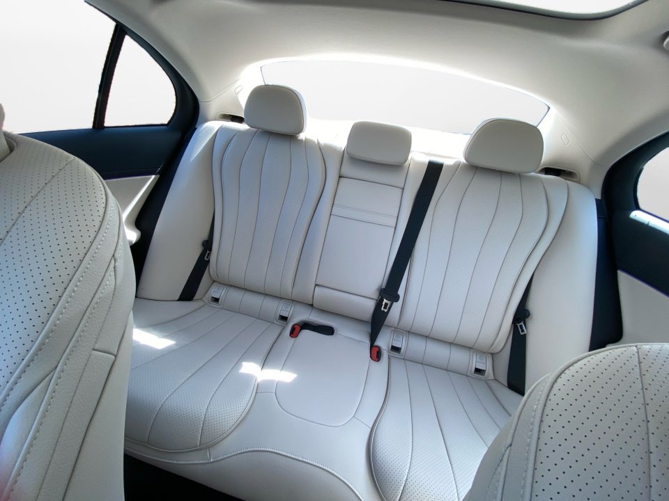 Used 2025 Mercedes-Benz E 350 4MATIC Sedan image 12