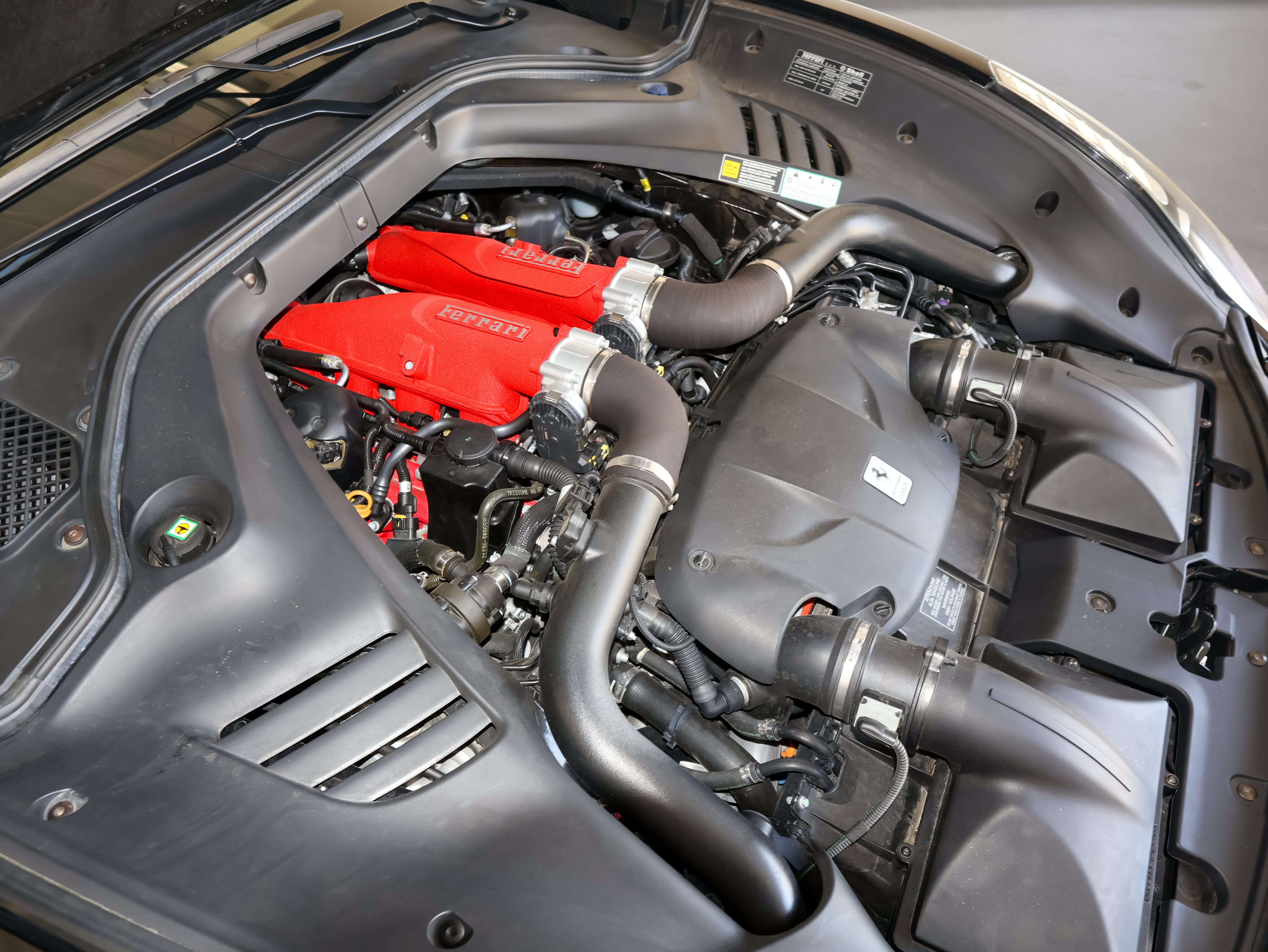 Used 2017 Ferrari California T RWD image 55