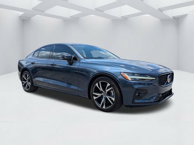 Certified 2025 Volvo S60 B5 Core FWD image 2