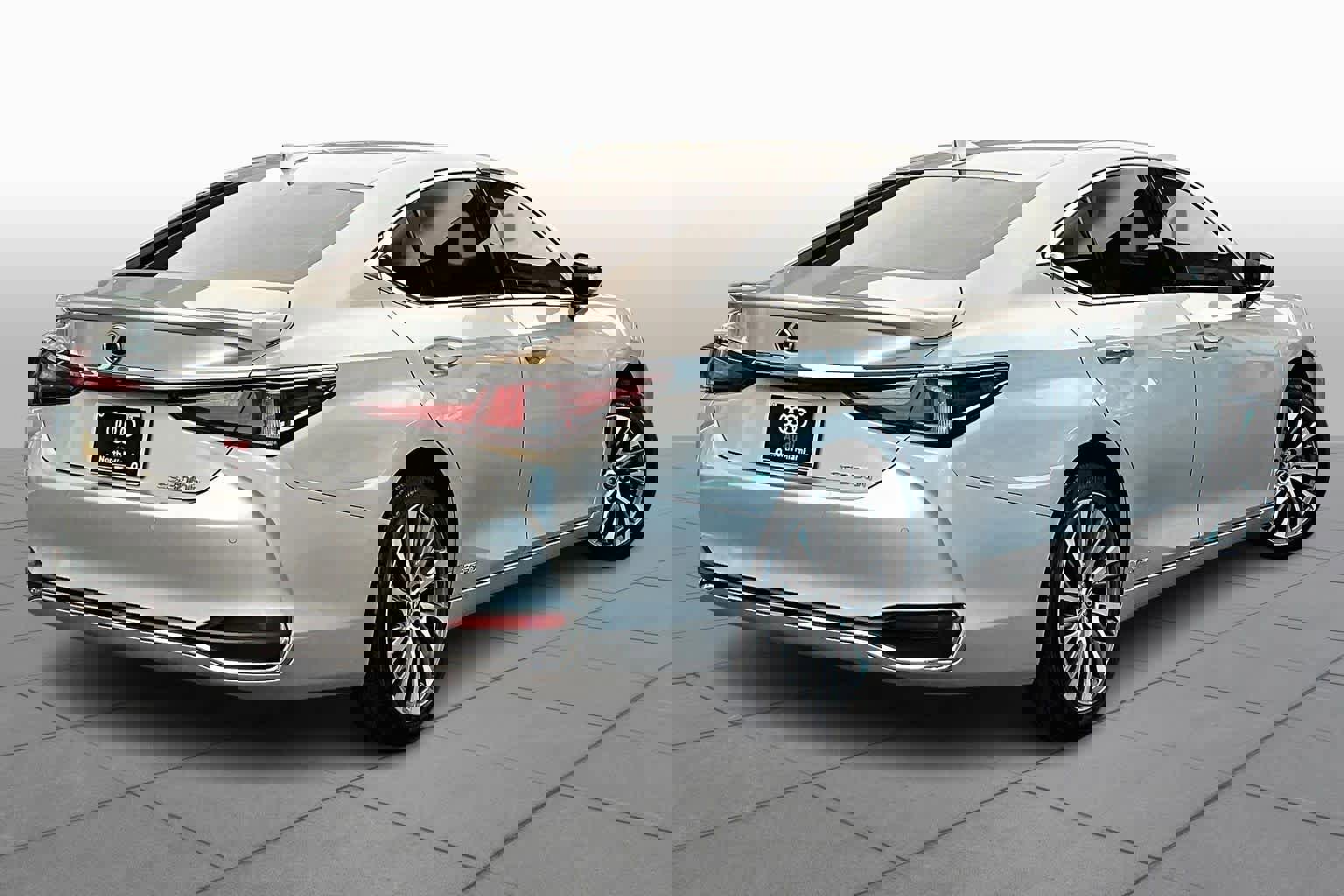 Used 2021 Lexus ES 300h w/ Premium Package image 12