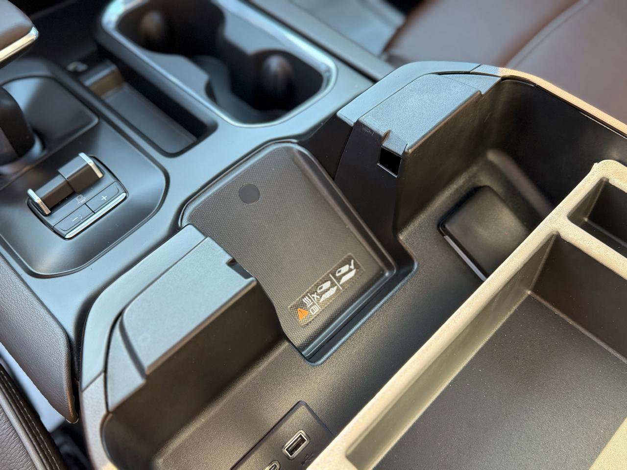 Used 2024 GMC Sierra 1500 Denali w/ Denali Reserve Package AWD/4WD image 29