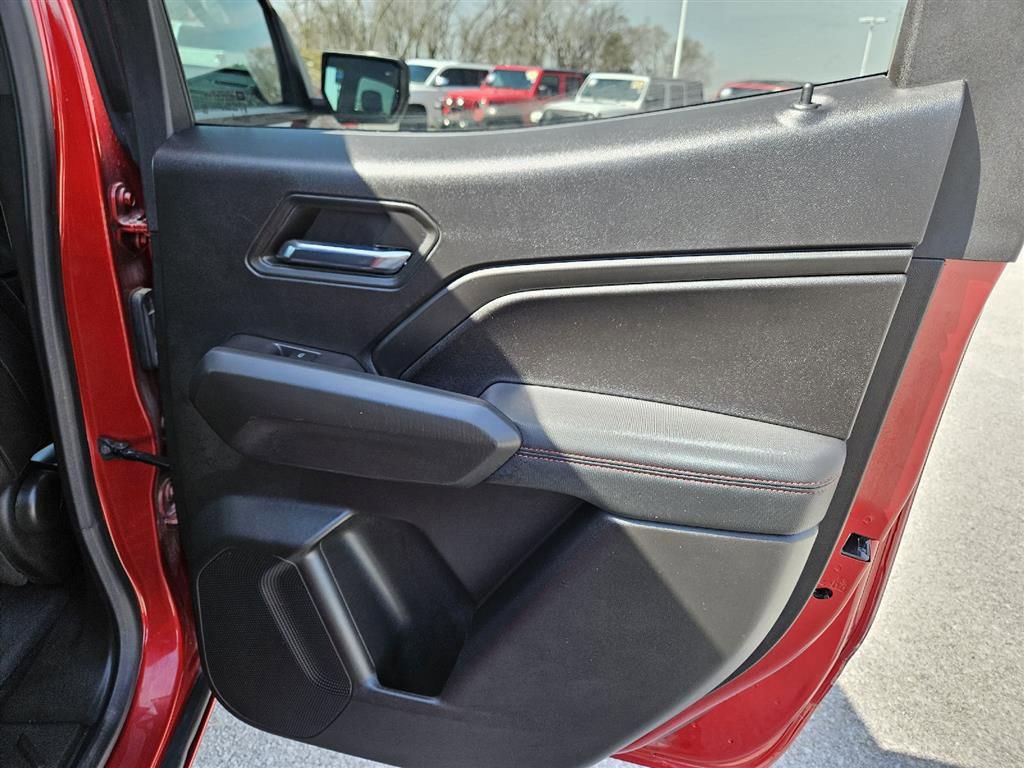 Used 2024 Chevrolet Colorado Z71 w/ Z71 Convenience Package 2 AWD/4WD image 28