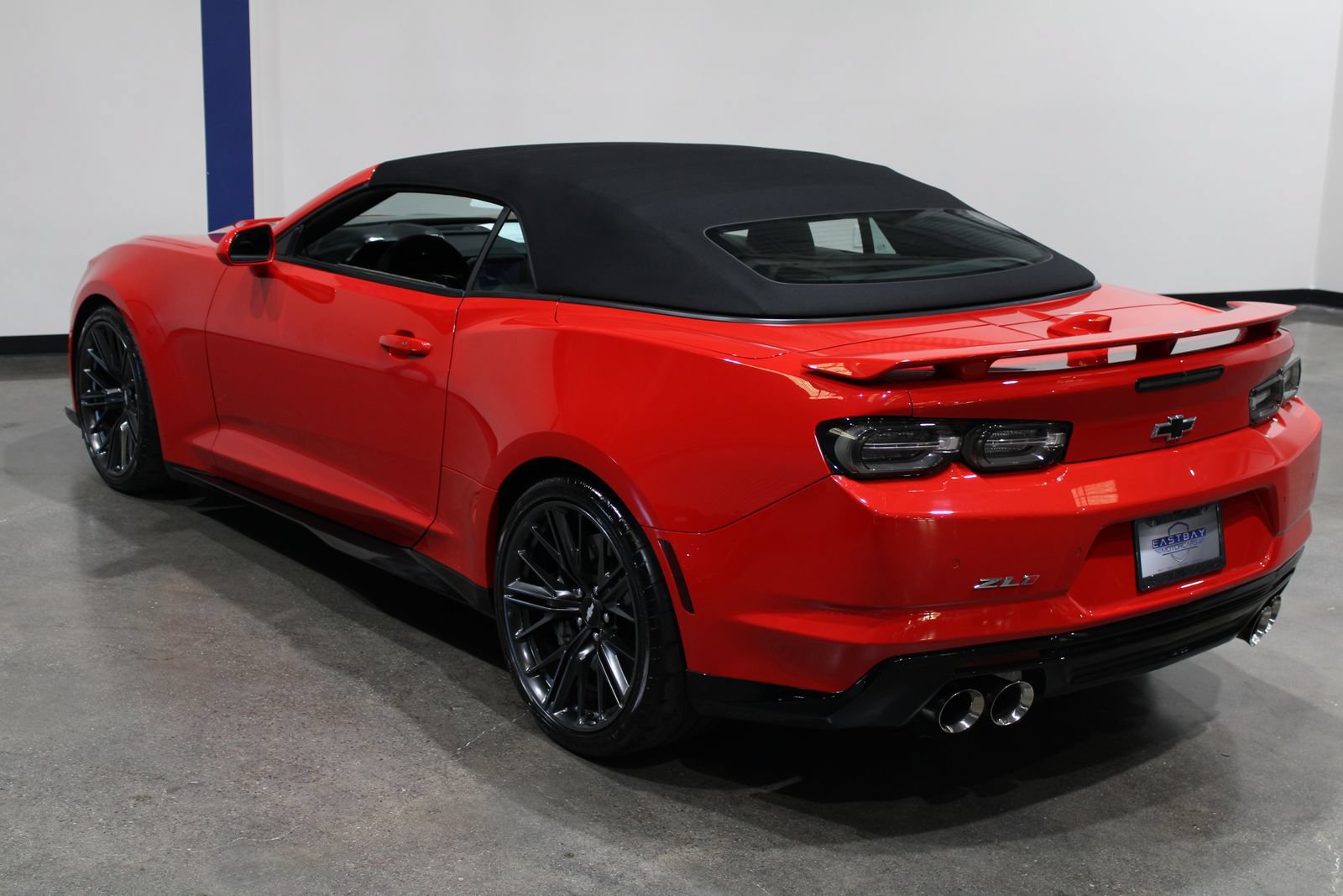 Used 2019 Chevrolet Camaro ZL1 RWD image 12