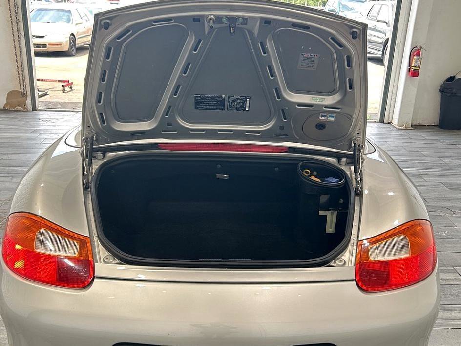 Used 2001 Porsche Boxster 2dr Roadster 5-Spd Manual image 7