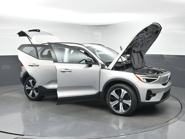Used 2023 Volvo XC40 Recharge Plus AWD/4WD image 48