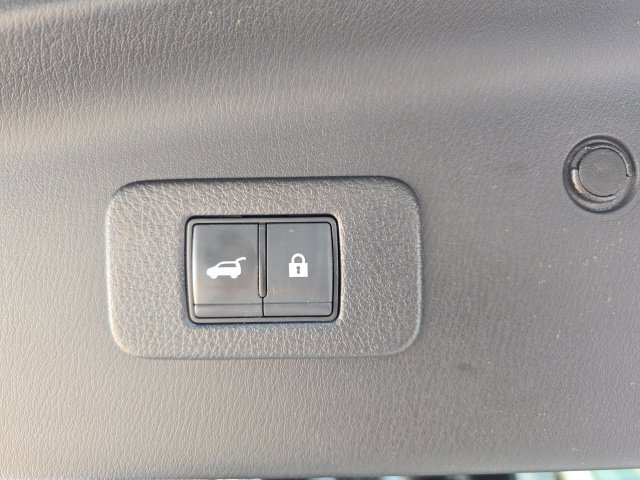 Used 2023 Nissan Armada SL w/ Captain's Chairs Package AWD/4WD image 17
