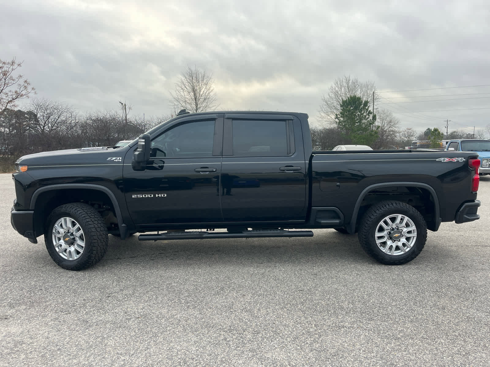 Used 2024 Chevrolet Silverado 2500 Custom w/ Custom Value Package image 4