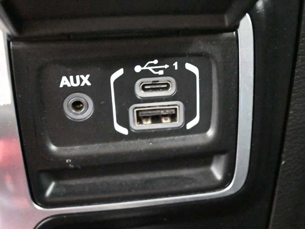 Used 2020 Jeep Wrangler Sport image 3