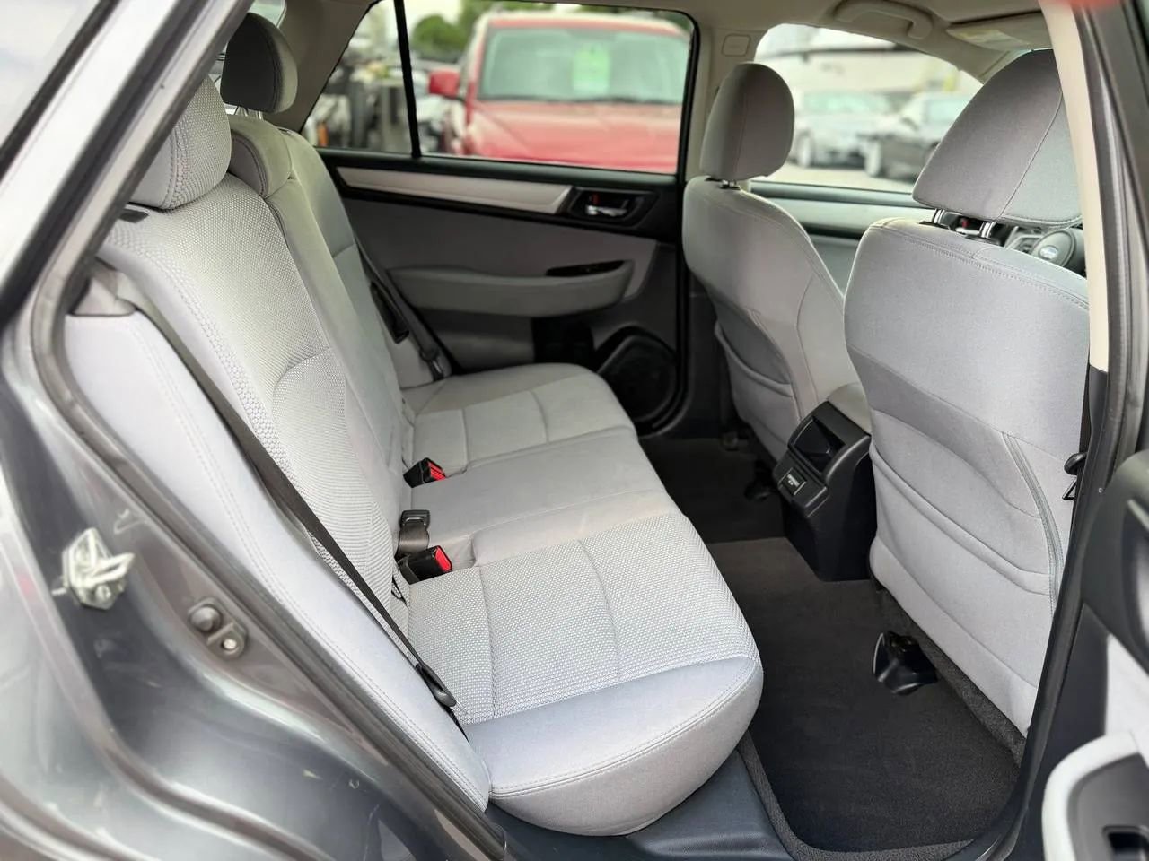 Used 2018 Subaru Outback 2.5i Premium image 31