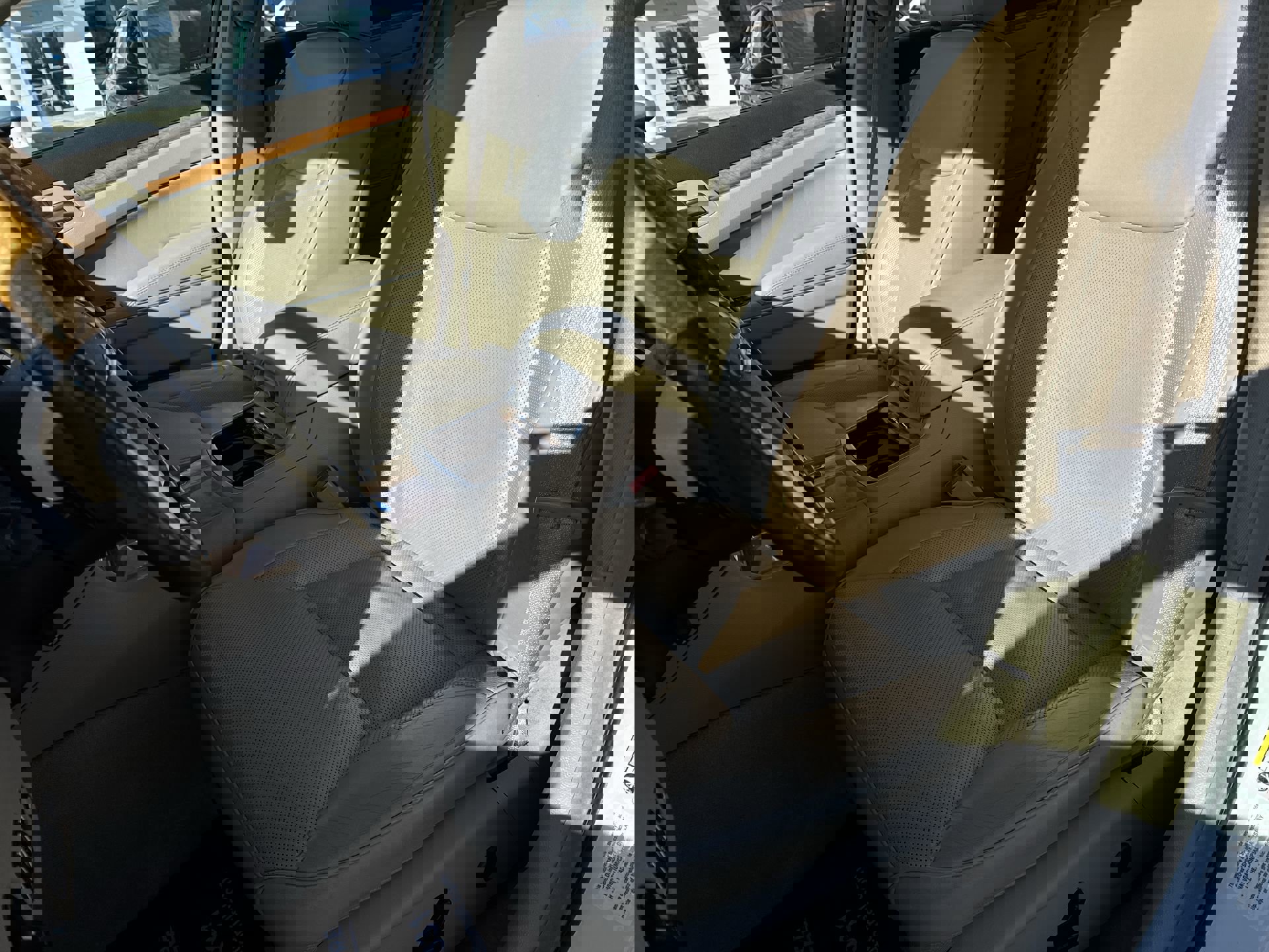 Used 2013 Chrysler 300 C image 19