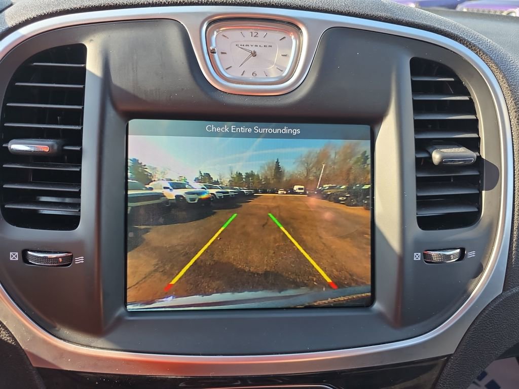 Used 2018 Chrysler 300 Limited image 18