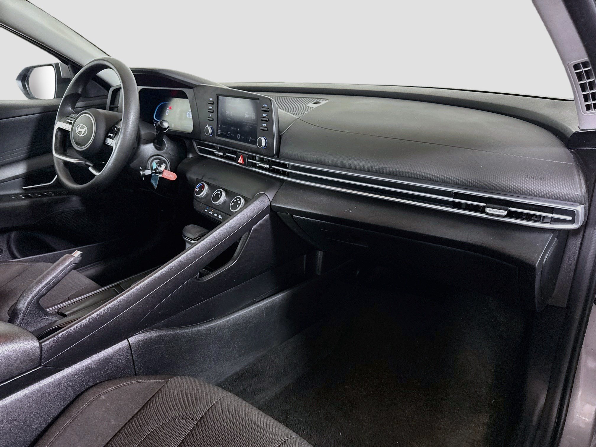 Used 2025 Hyundai Elantra SE FWD image 29