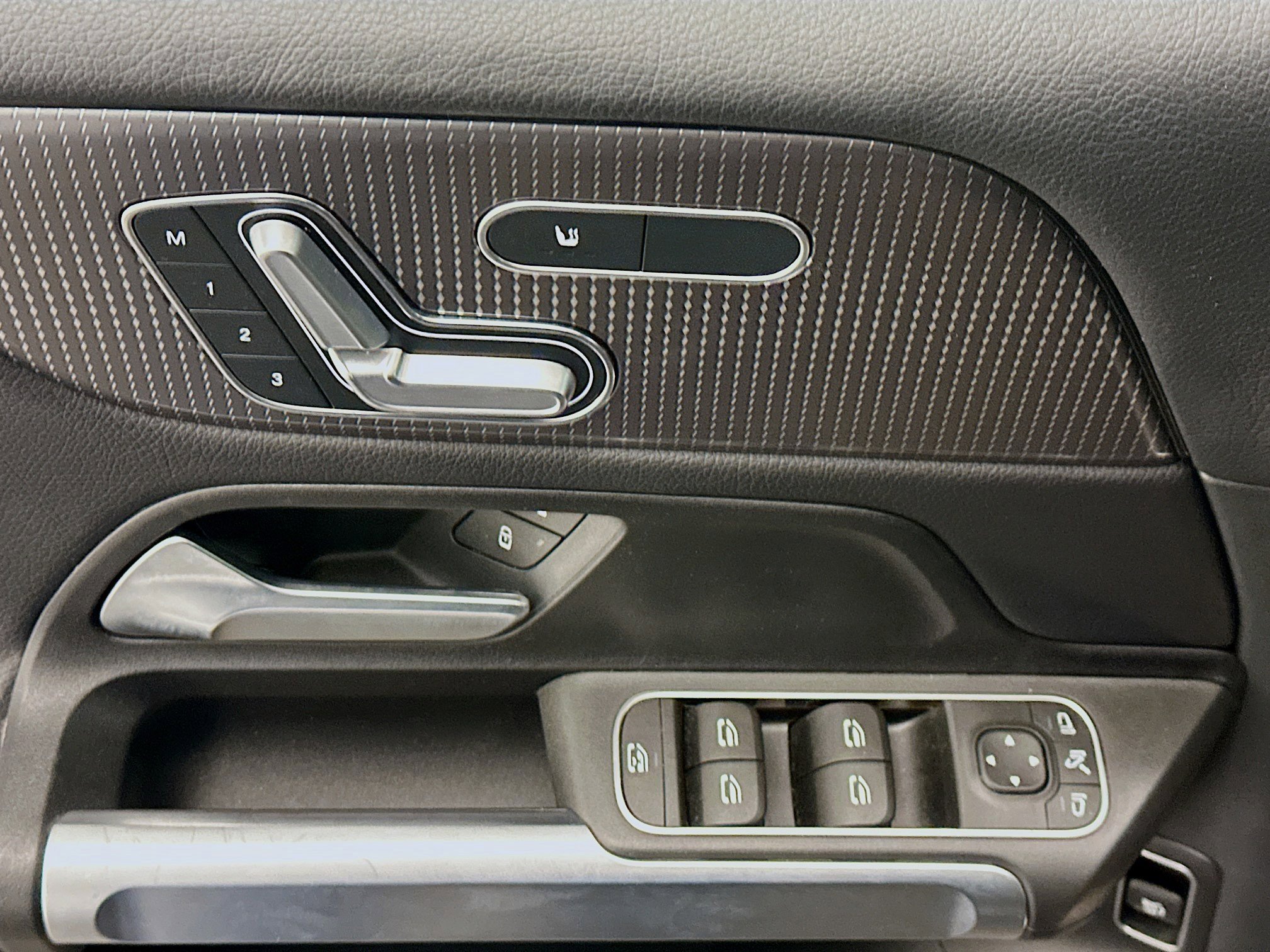 Used 2023 Mercedes-Benz GLB 250 4MATIC image 15