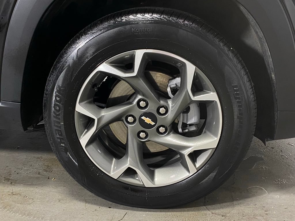 Used 2024 Chevrolet Trax LT FWD image 11