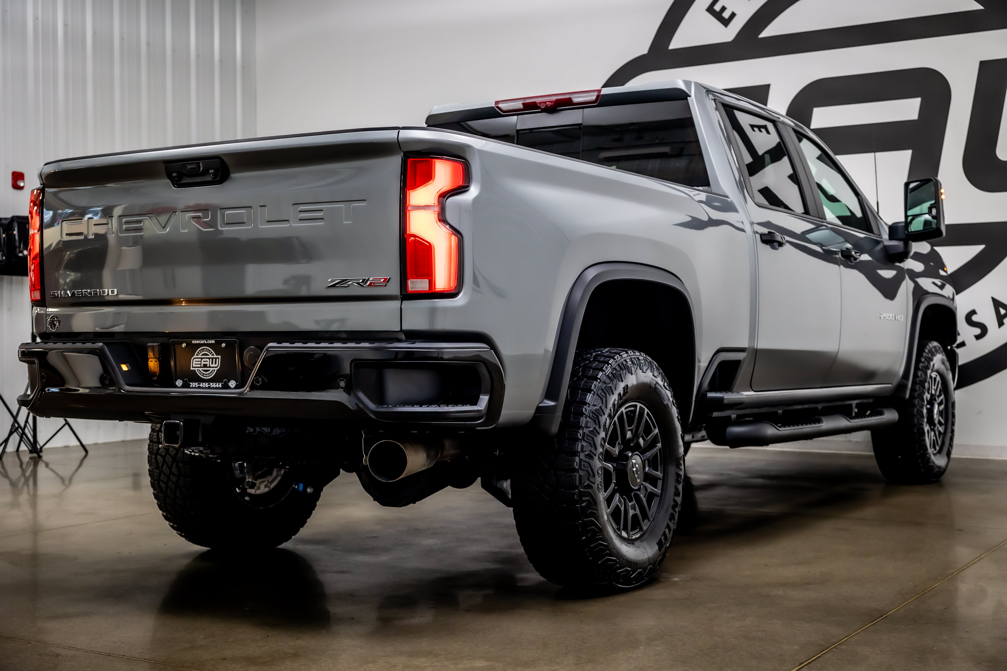Used 2025 Chevrolet Silverado 2500 ZR2 w/ Technology Package AWD/4WD image 35