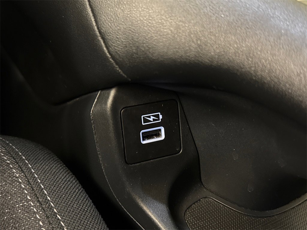 Certified 2023 Honda HR-V LX image 28