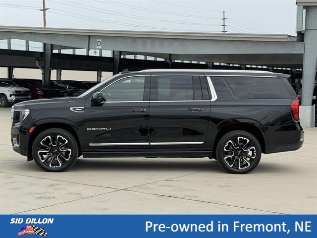 Certified 2022 GMC Yukon XL Denali w/ Denali Premium Package AWD/4WD image 9