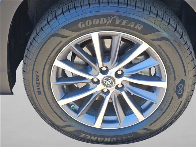 Used 2018 Toyota Highlander XLE image 29