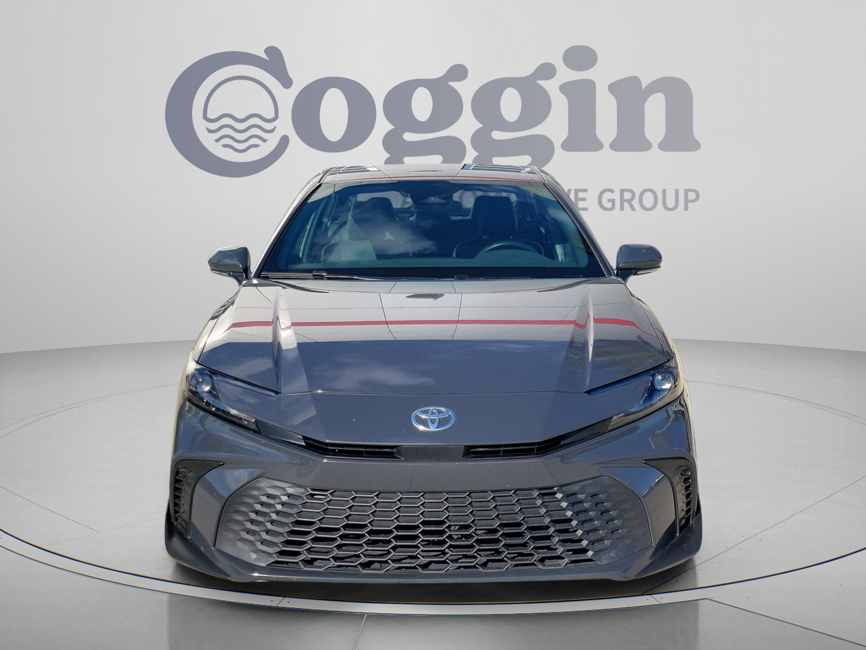 Used 2025 Toyota Camry SE FWD image 5