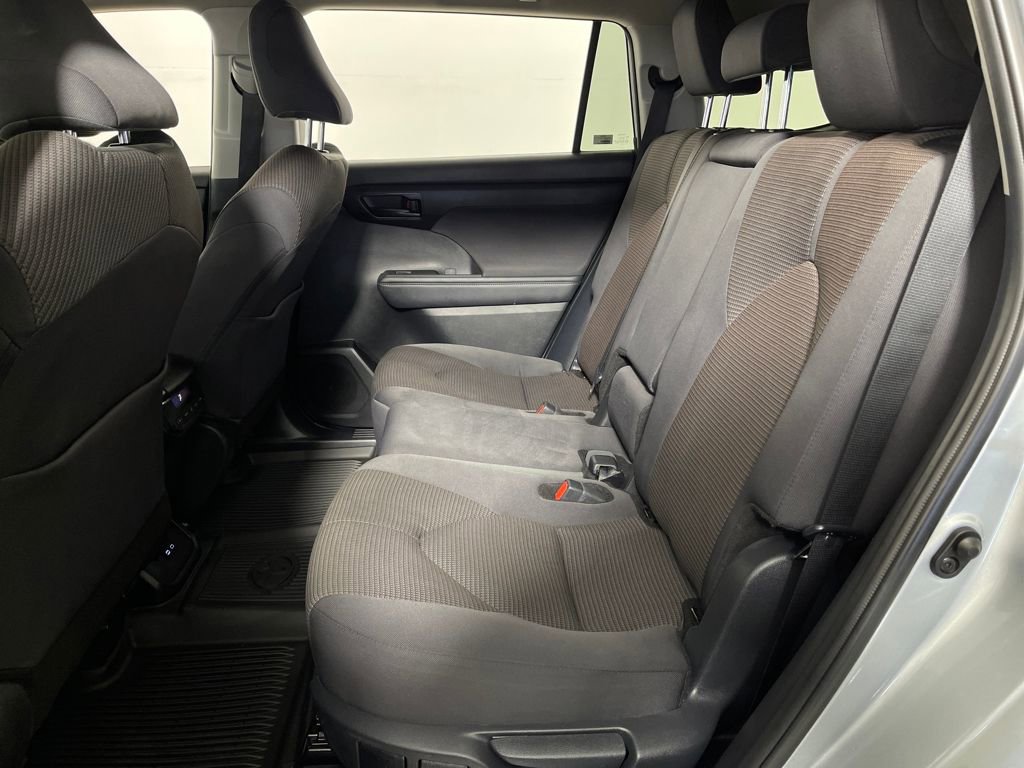 Certified 2025 Toyota Highlander LE image 13