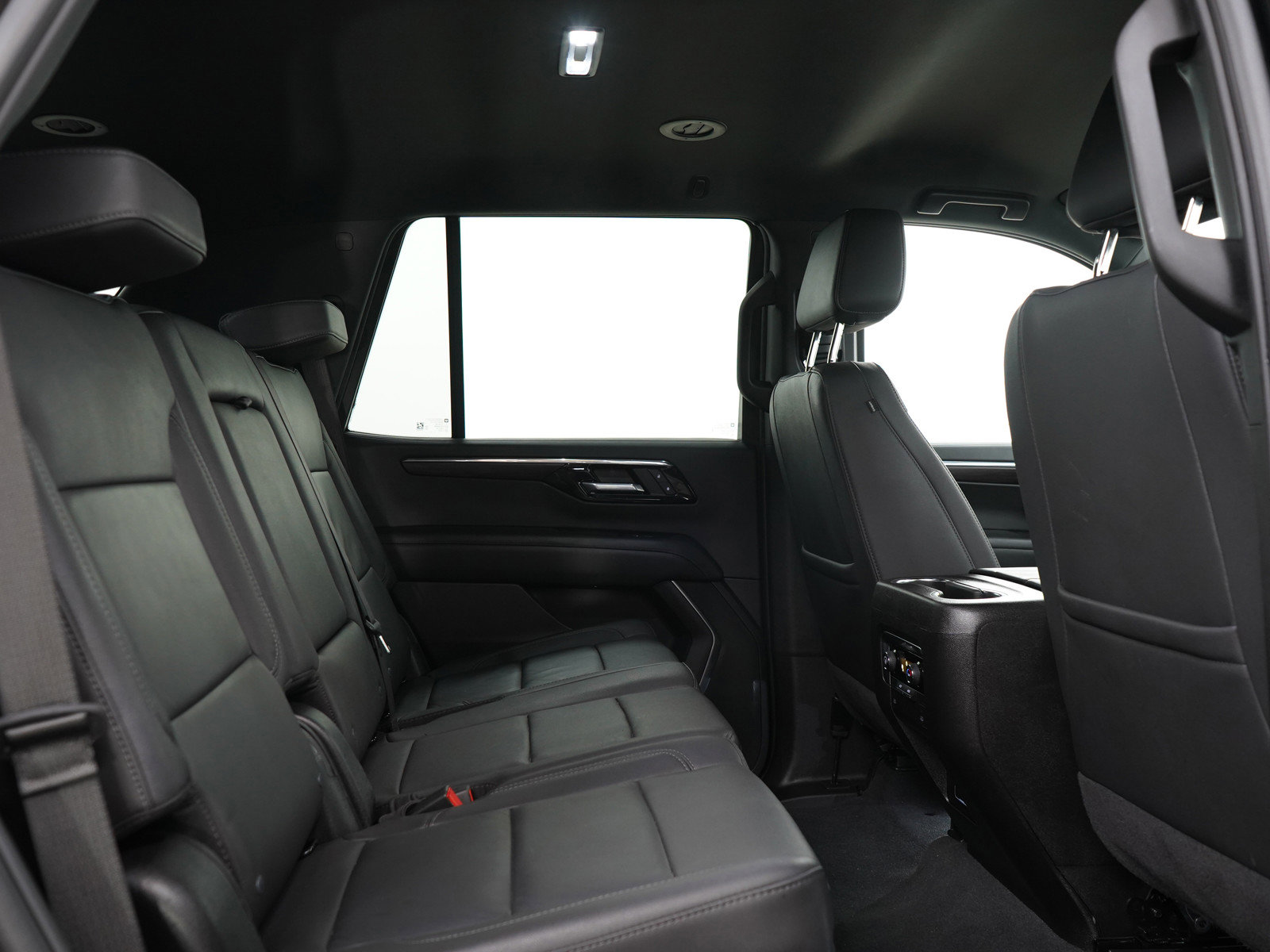 Used 2025 Chevrolet Tahoe LT AWD/4WD image 12