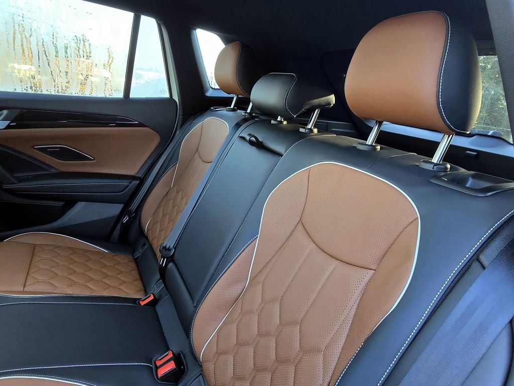 New 2026 Volkswagen Tiguan SEL R-Line image 26