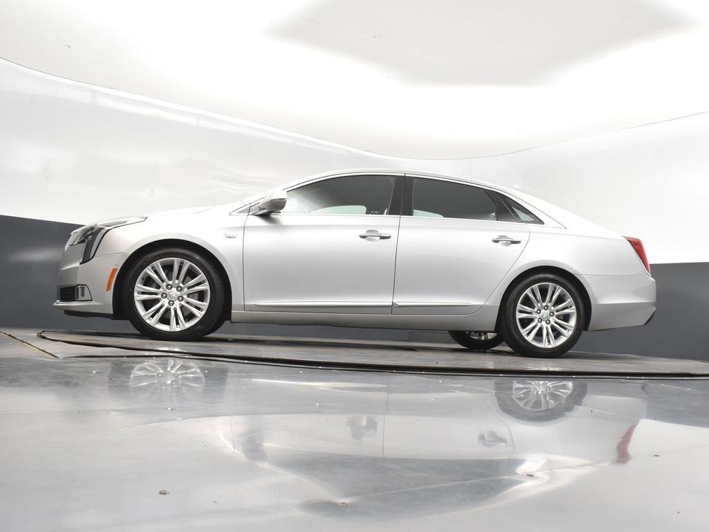 Used 2018 Cadillac XTS Luxury image 40