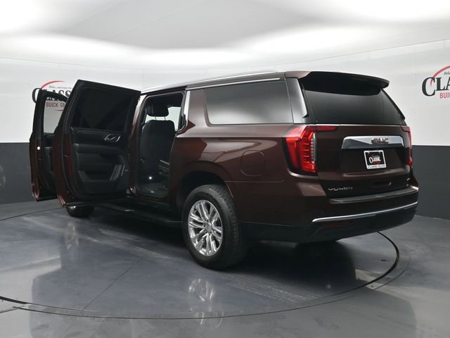 Used 2023 GMC Yukon XL SLT w/ SLT Luxury Package image 32