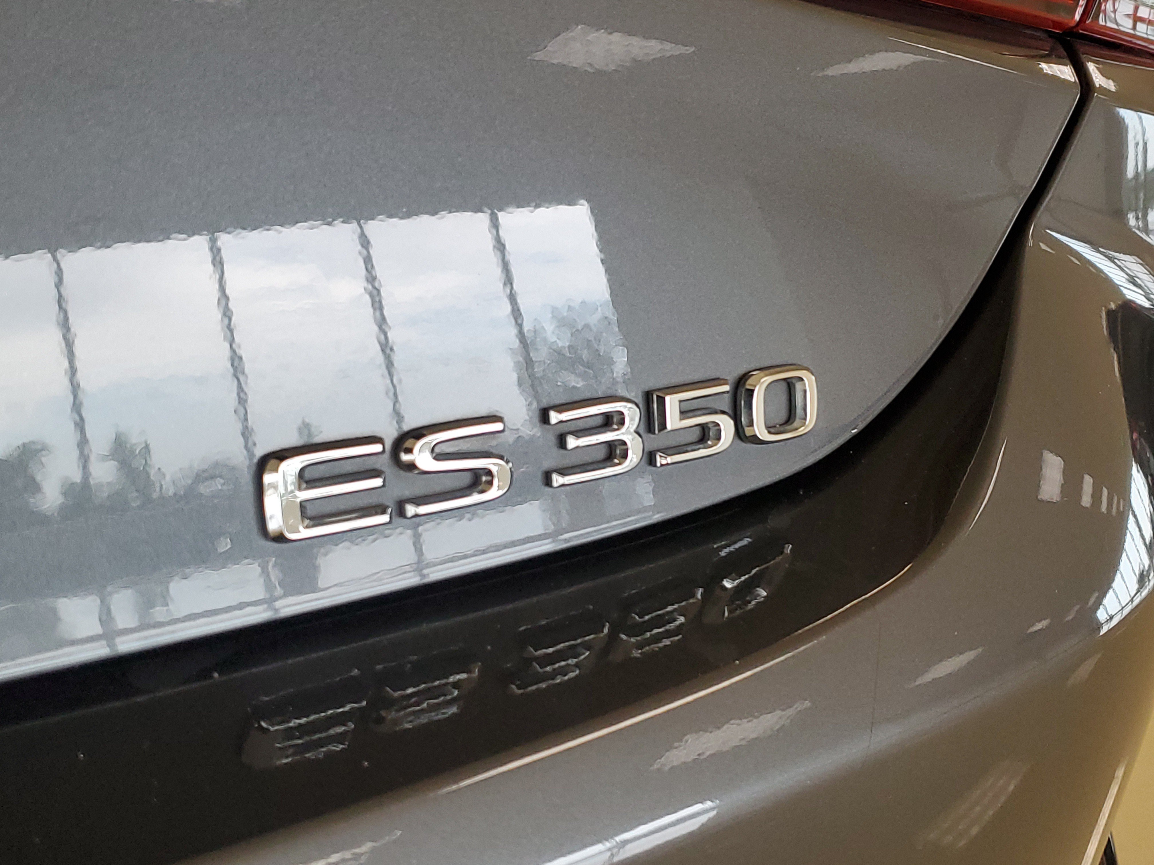 Used 2024 Lexus ES 350 w/ Premium Package FWD image 8