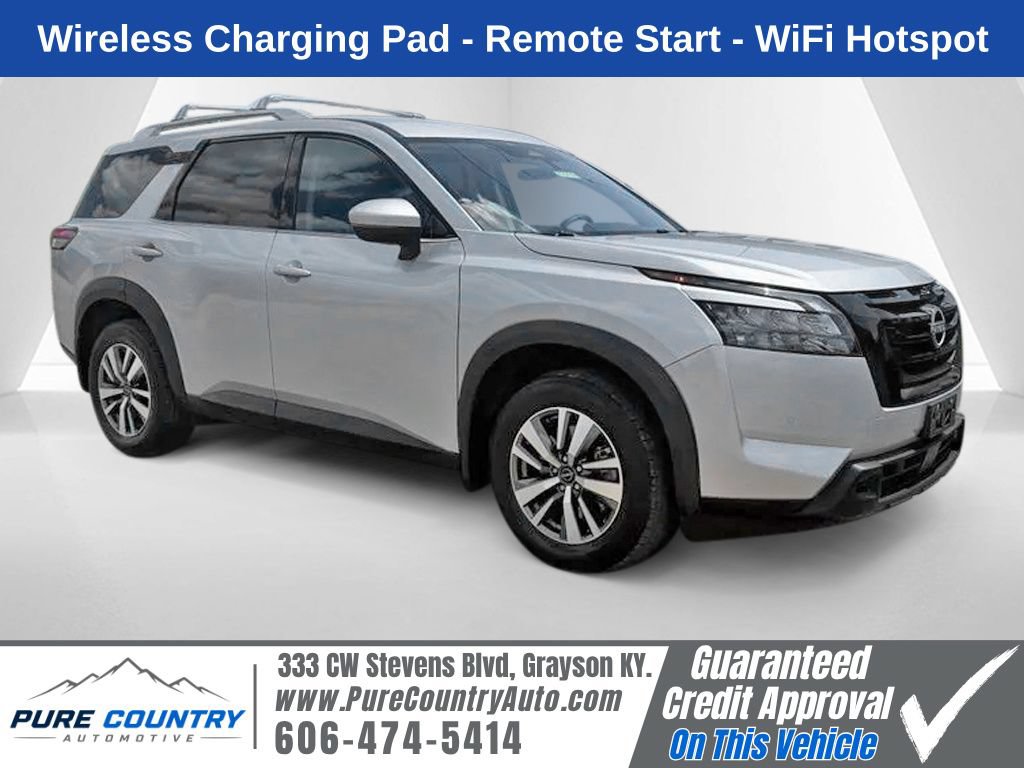 Used 2025 Nissan Pathfinder SL w/ Black Appearance Package AWD/4WD image 1