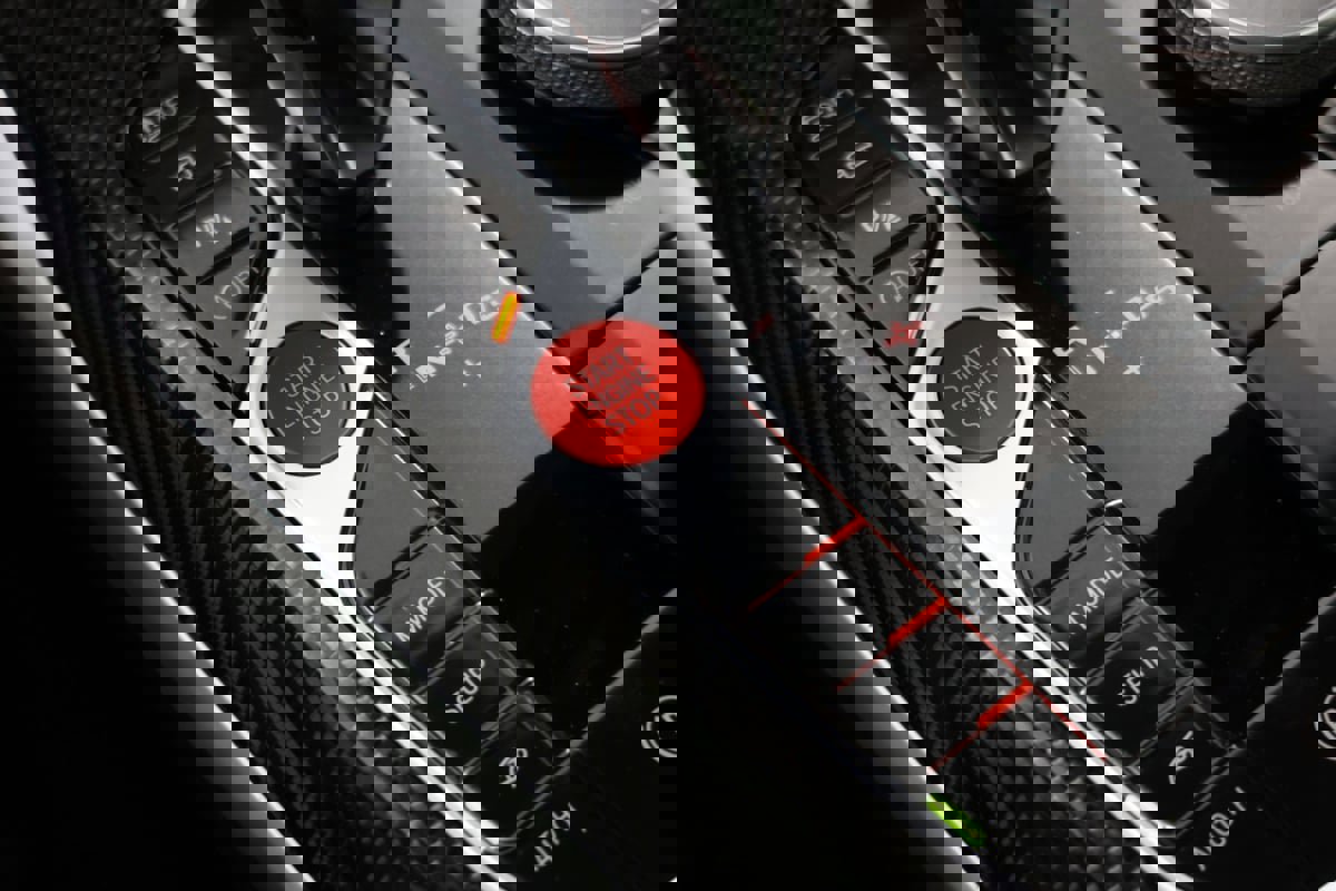 Used 2021 BMW M4 Competition w/ Executive Package RWD image 17