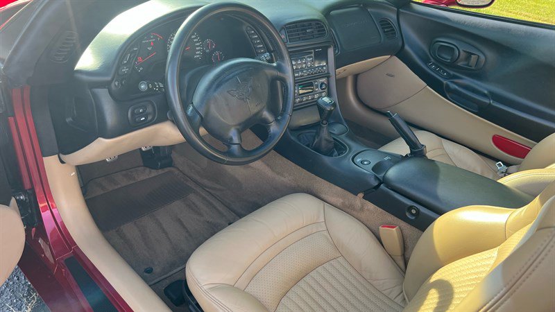 Used 2001 Chevrolet Corvette Convertible w/ Preferred Equipment Group2 RWD image 22
