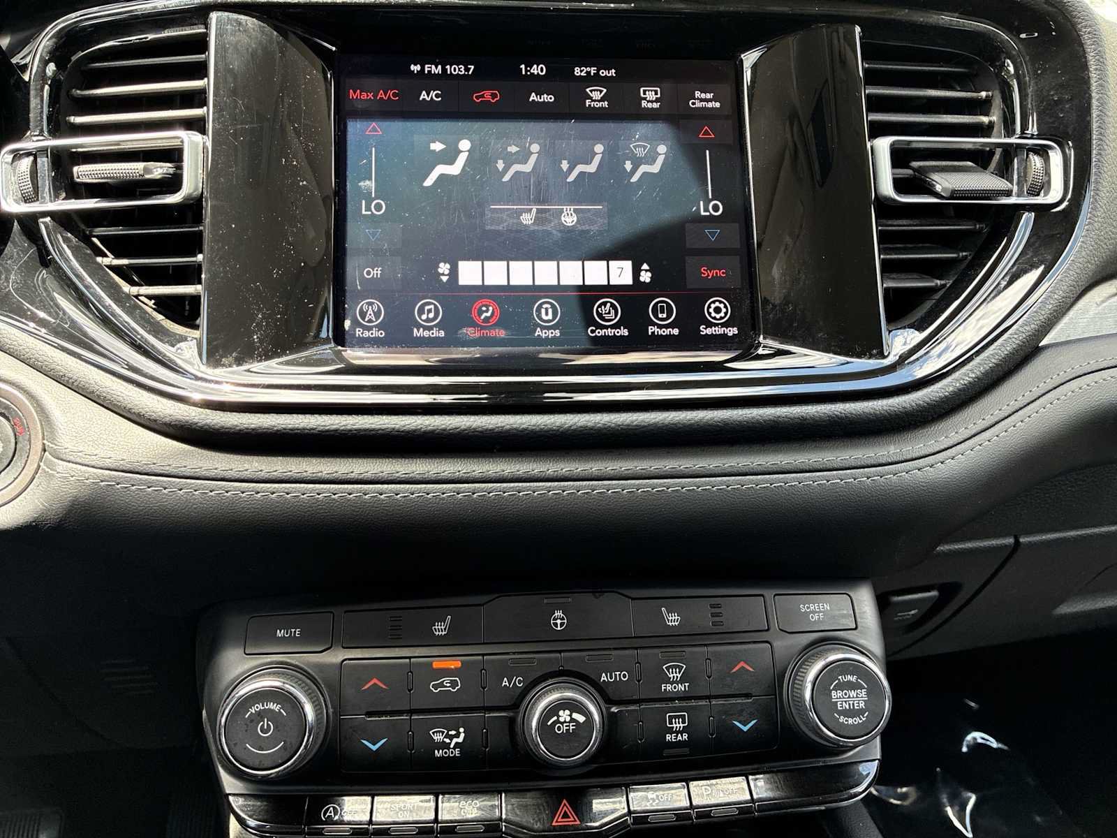 Used 2021 Dodge Durango SXT AWD/4WD image 16