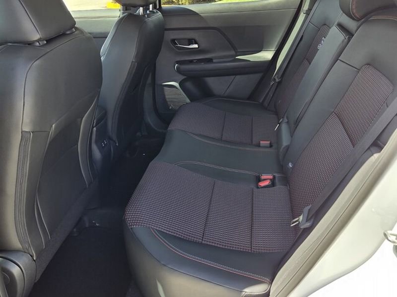 Used 2026 Nissan Kicks SR image 8