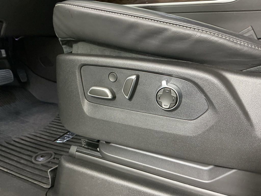 Used 2025 Cadillac Escalade Sport Platinum w/ LPO, ONYX Package image 20