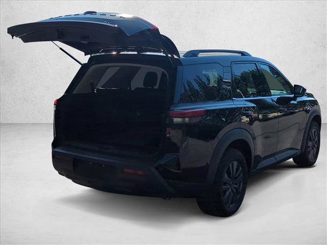 Used 2024 Nissan Pathfinder SV FWD image 8