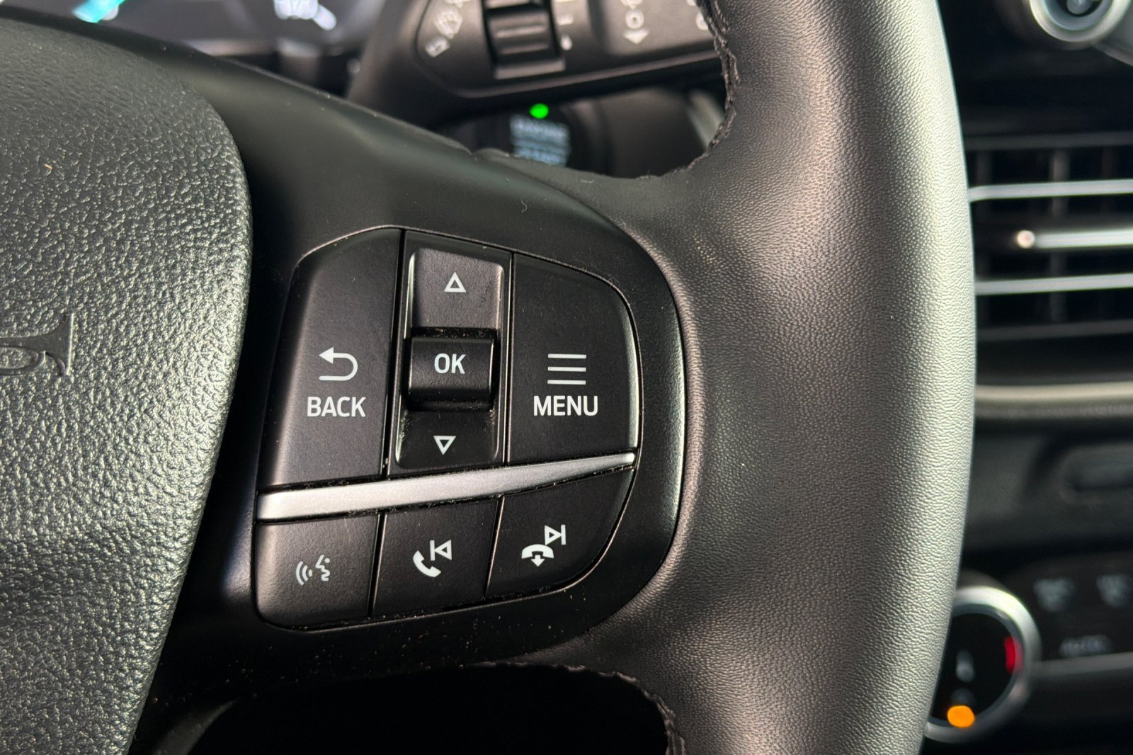 Used 2022 Ford Escape SE w/ SE Sport Appearance Package FWD image 29
