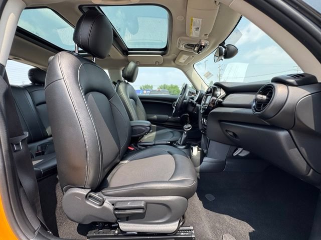 Used 2017 MINI Cooper 2-Door Hardtop FWD image 12