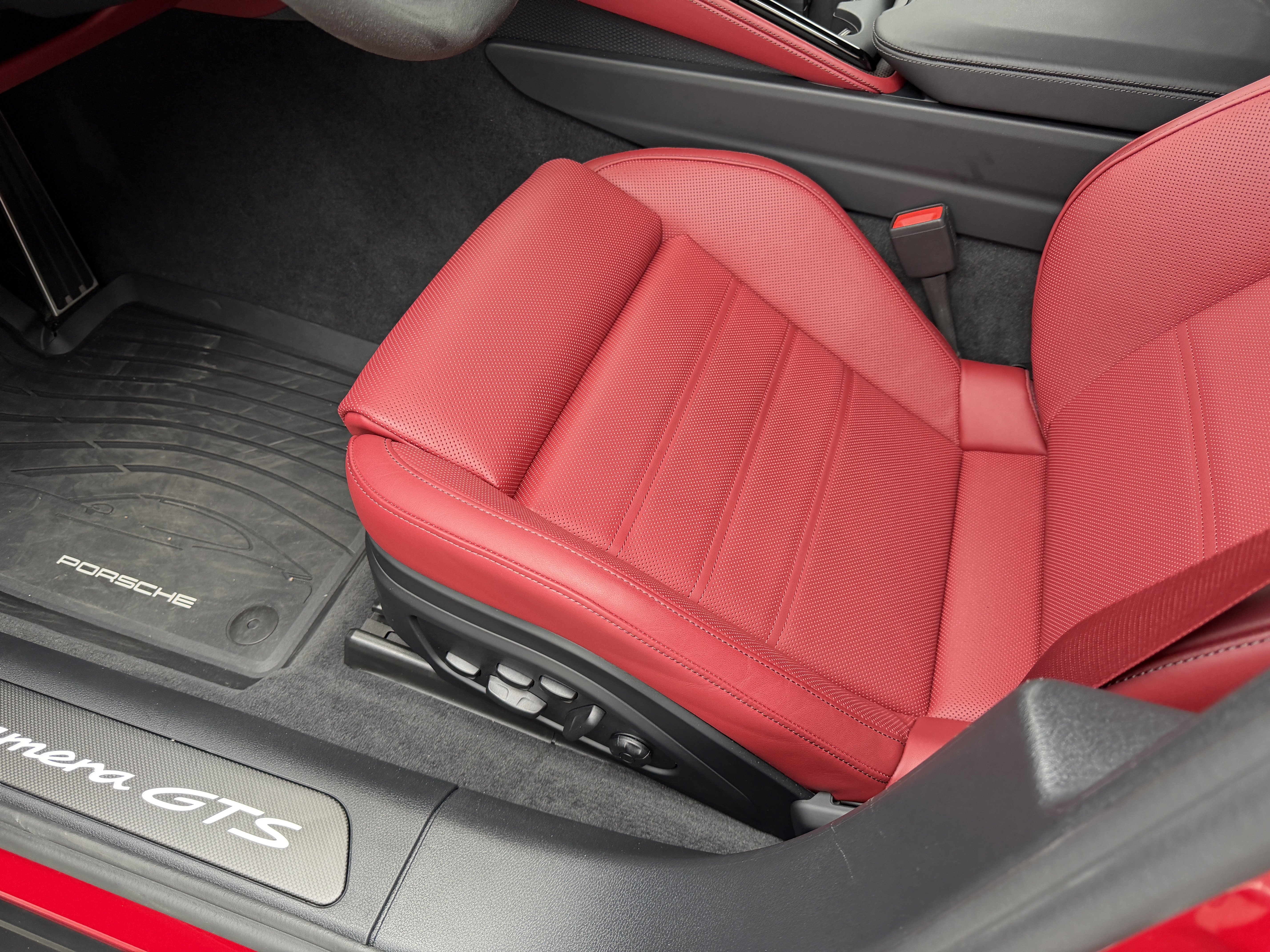 Certified 2026 Porsche Panamera GTS image 22