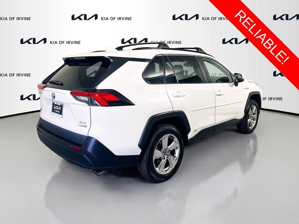 Used 2021 Toyota RAV4 XLE Premium image 7
