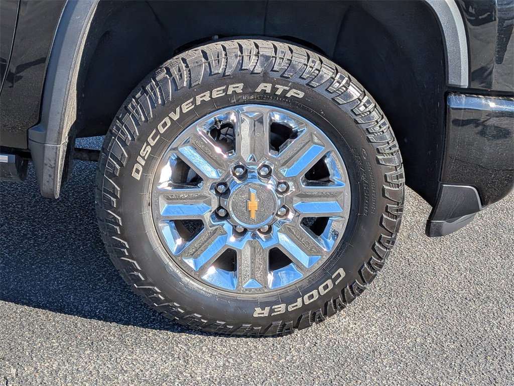 Used 2024 Chevrolet Silverado 2500 High Country w/ High Country Premium Package image 12