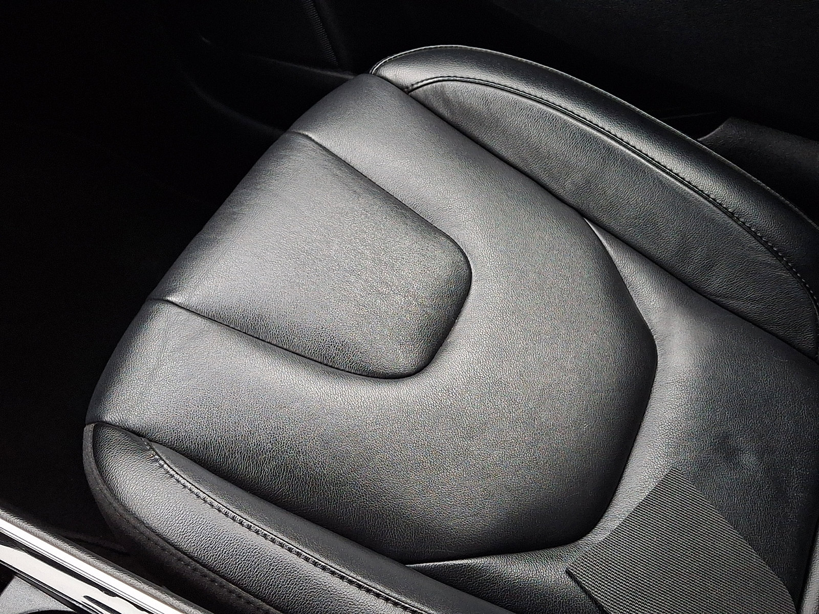 Used 2019 Ford Edge Titanium image 25