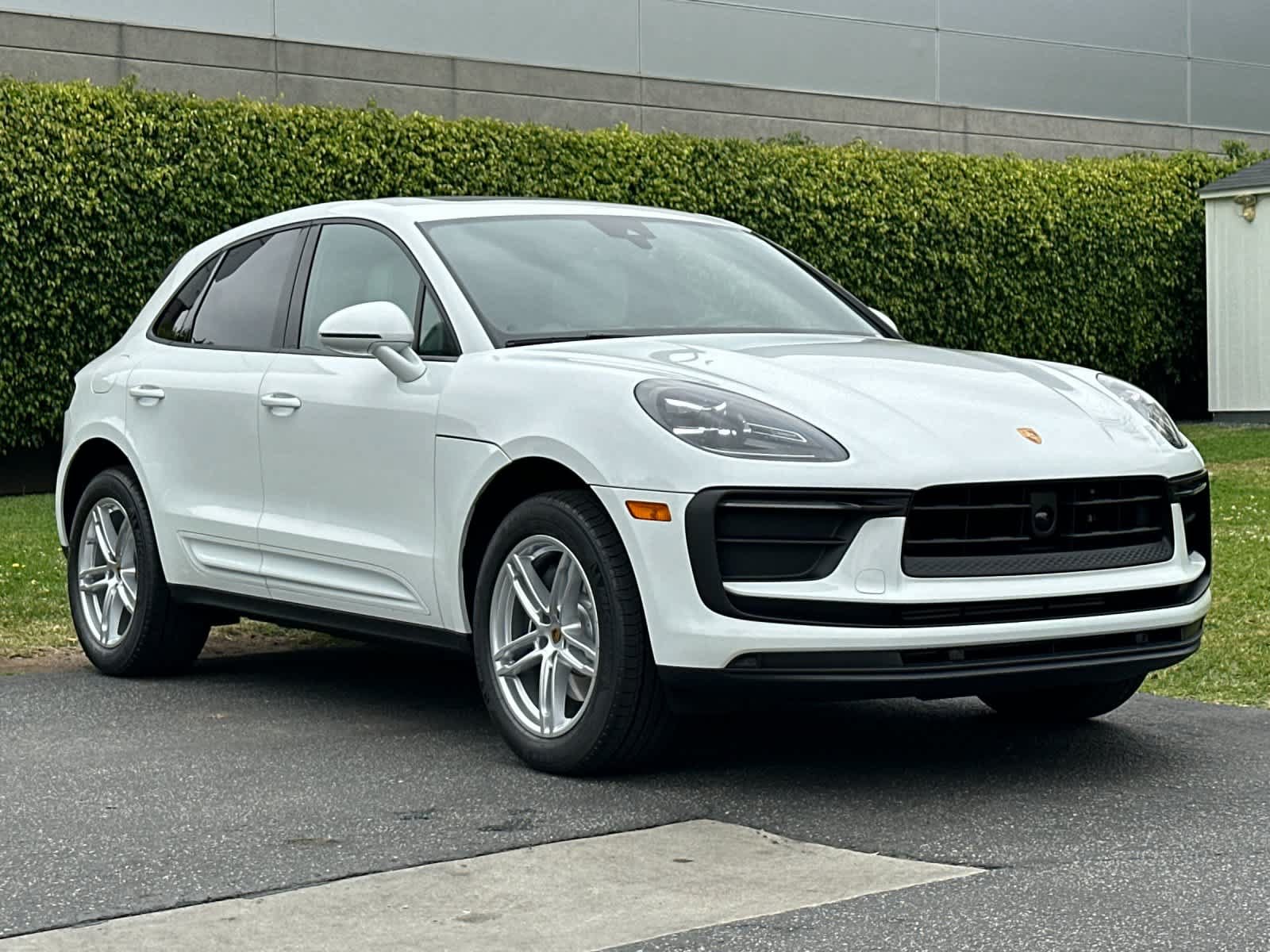 New 2026 Porsche Macan AWD/4WD image 10