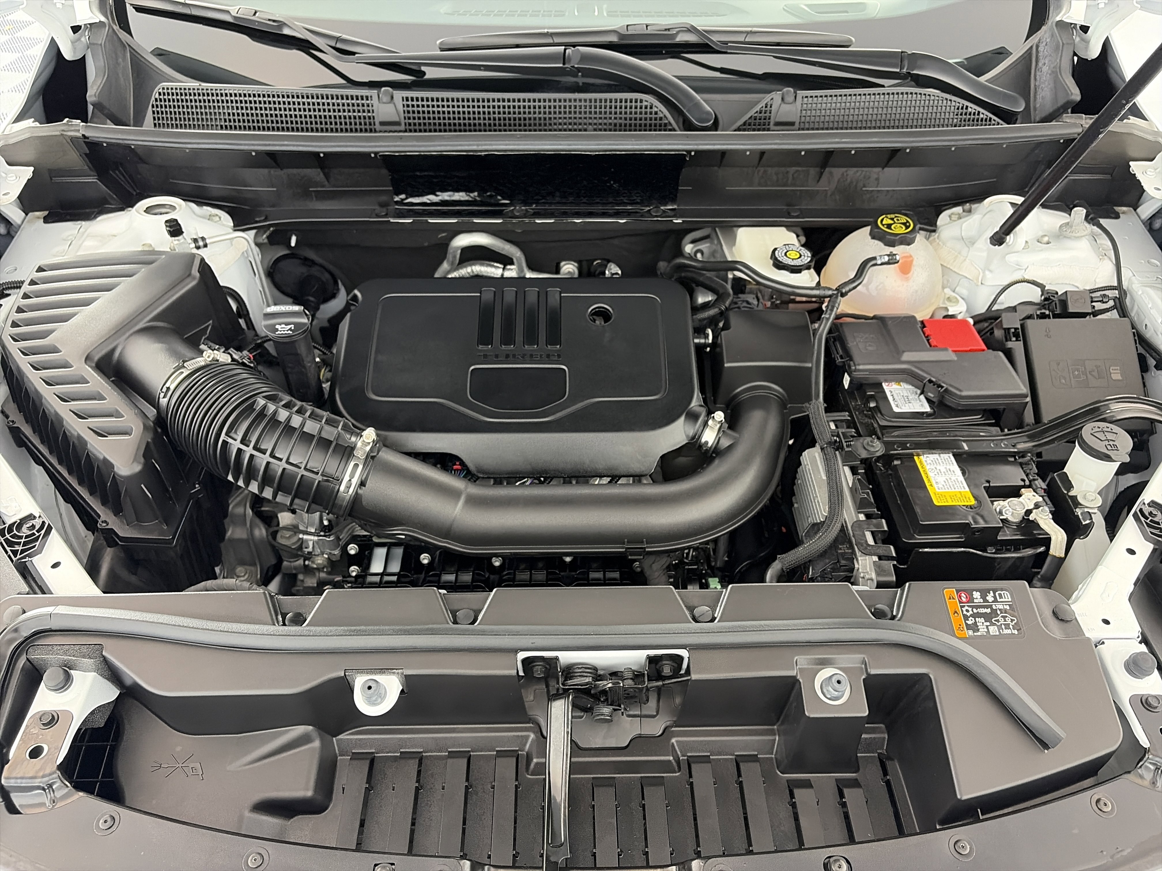 Certified 2023 GMC Acadia SLE image 12