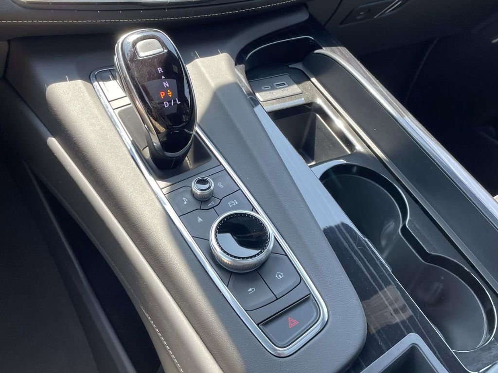 Used 2024 Cadillac Escalade Sport w/ LPO, ONYX Package image 25