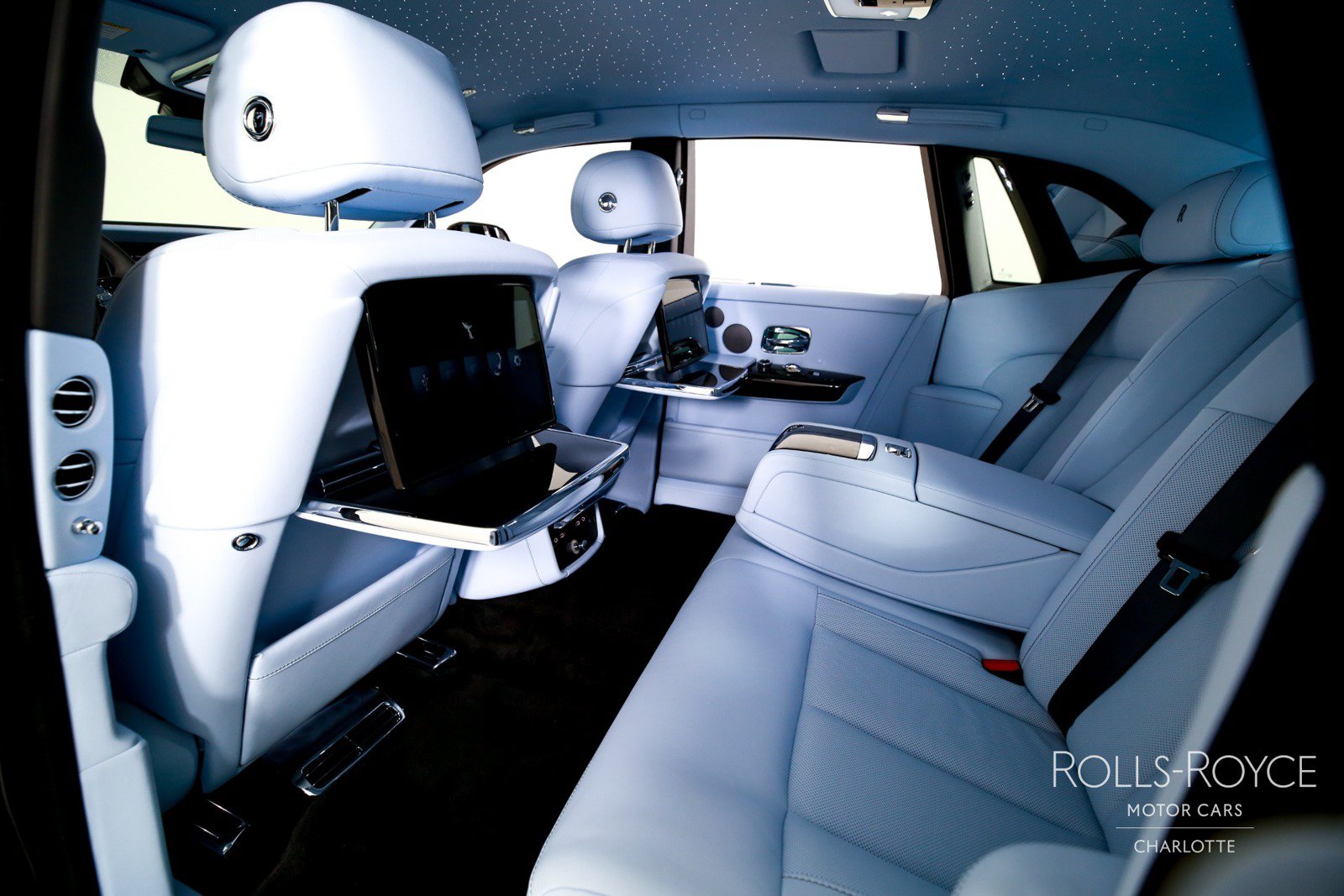New 2027 Rolls-Royce Phantom Sedan RWD image 20