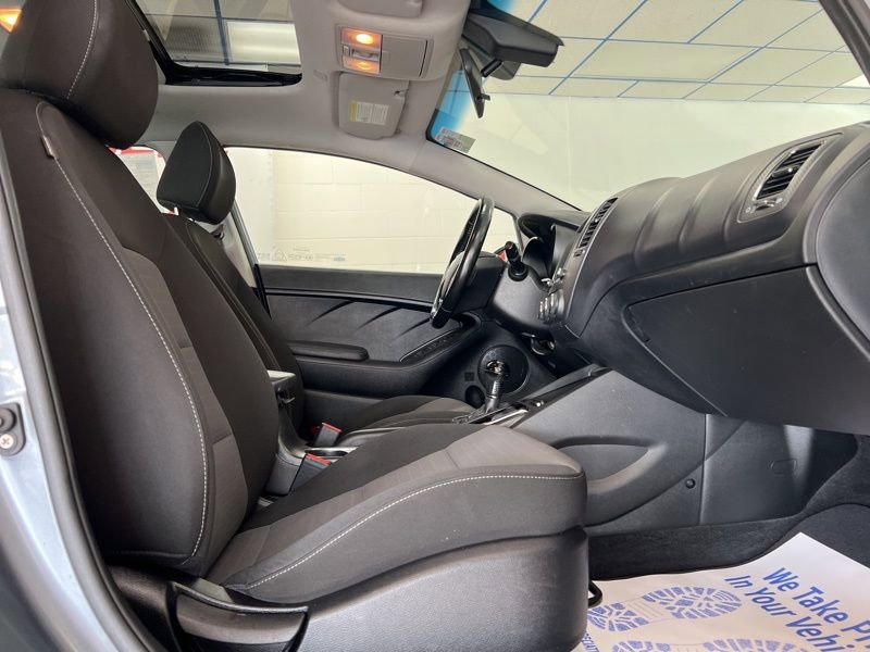 Used 2018 Kia Forte S w/ S Technology Plus Package FWD image 13