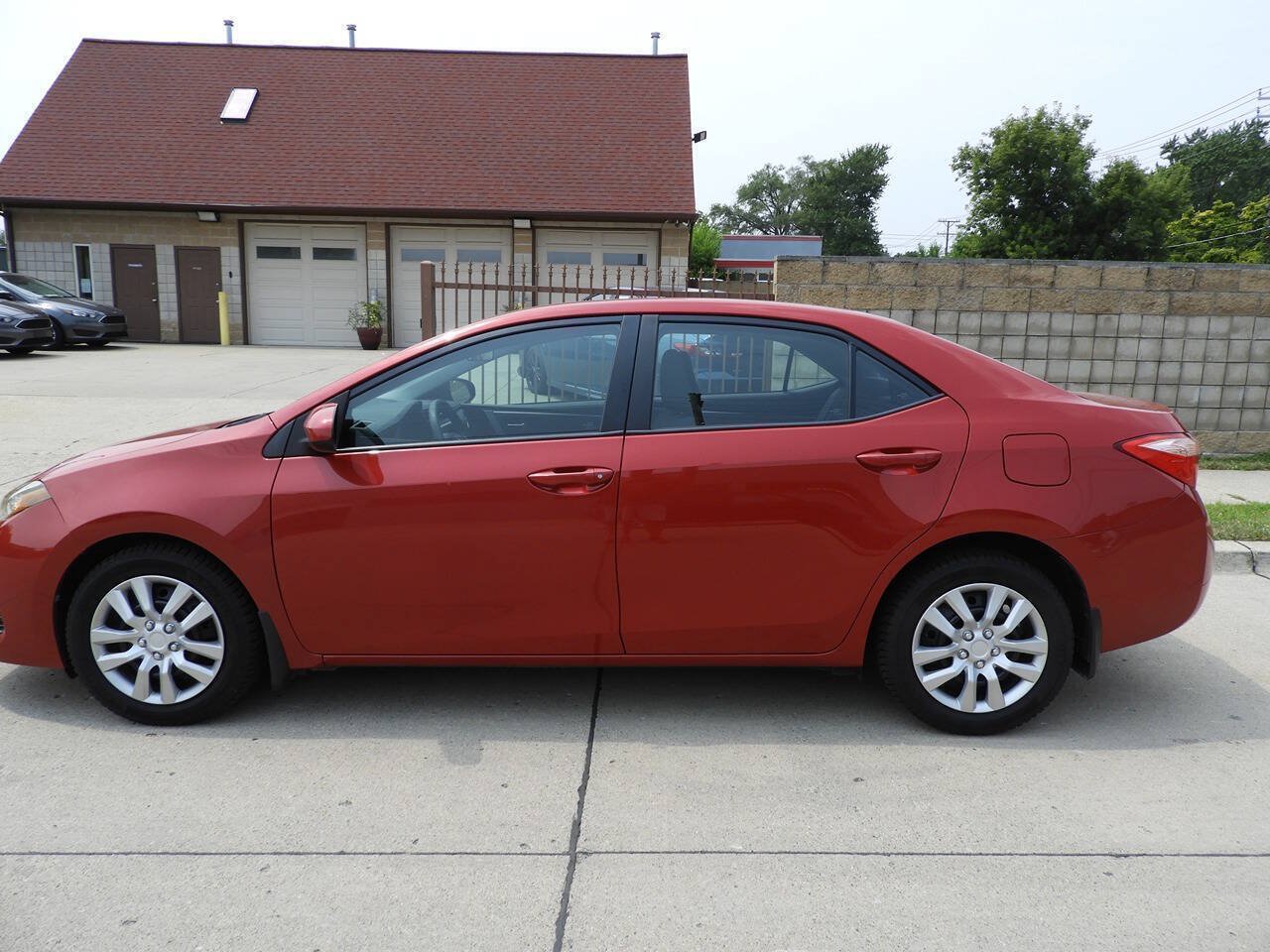 Used 2019 Toyota Corolla L FWD image 5