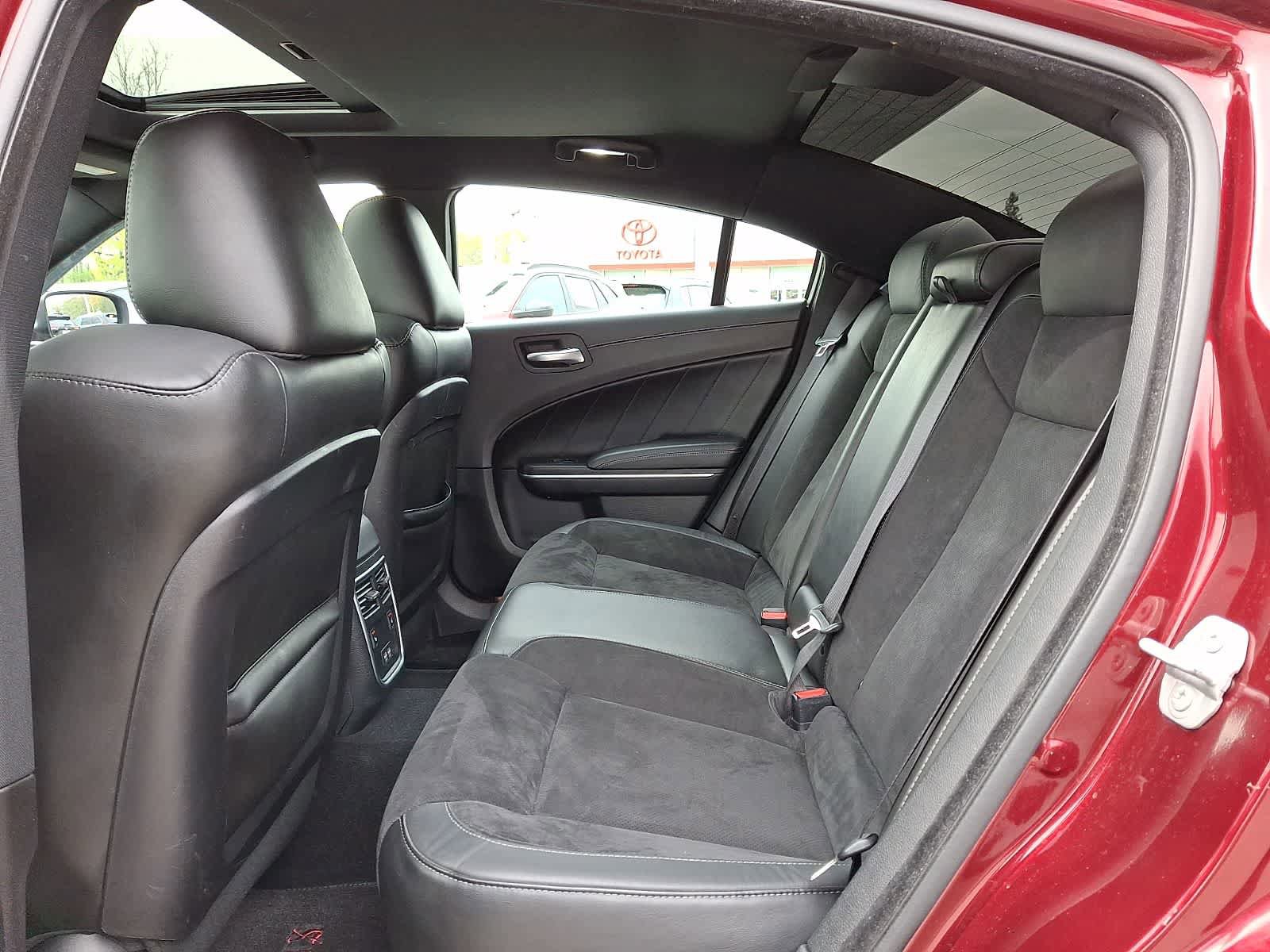 Used 2022 Dodge Charger Scat Pack RWD image 11