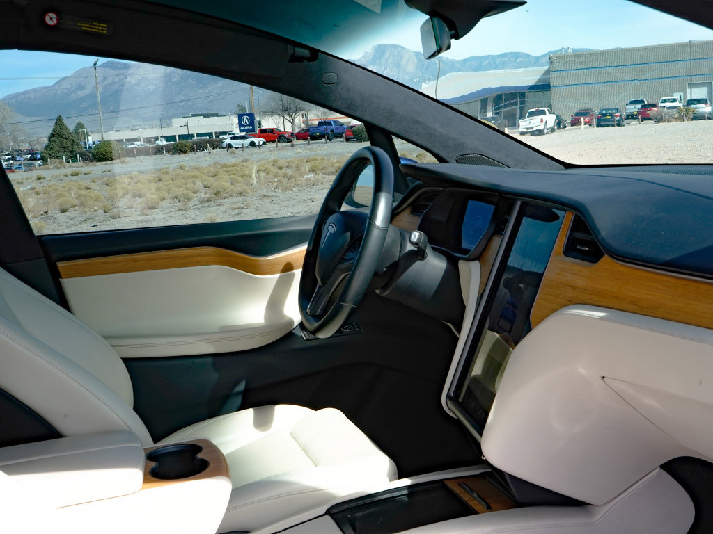 Used 2020 Tesla Model X Long Range image 27